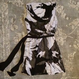 Black and white floral express mini dress xsmall